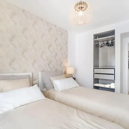 Casa Fina Urb El Dorado