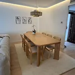 Casa Fina Urb El Dorado Marbella