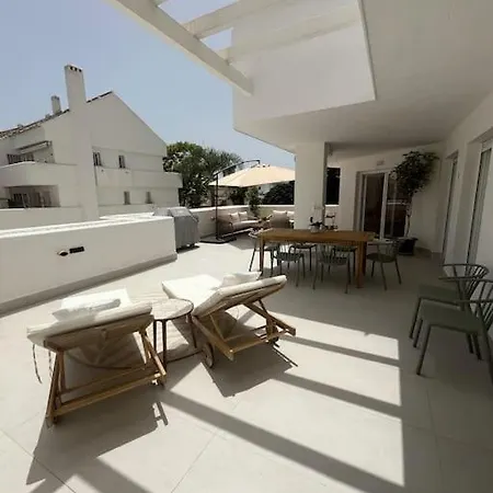 Casa Fina Urb El Dorado *